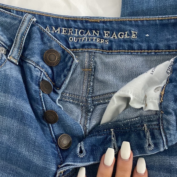 American Eagle ripped  jeans - Picture 2 of 5